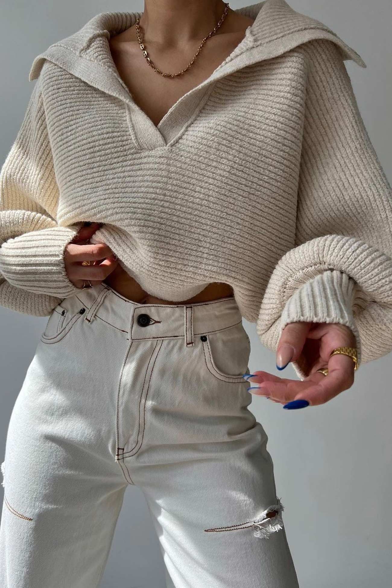 Carolina | V-neck lapel sweater with puff sleeves
