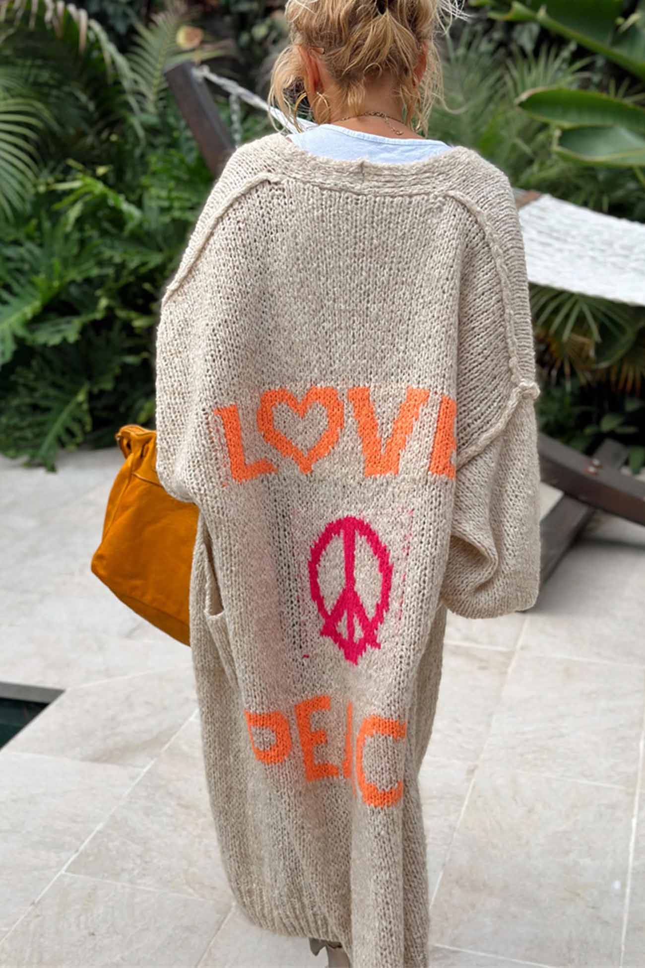 Judith | Long-sleeved cardigan with an open front and a letter print