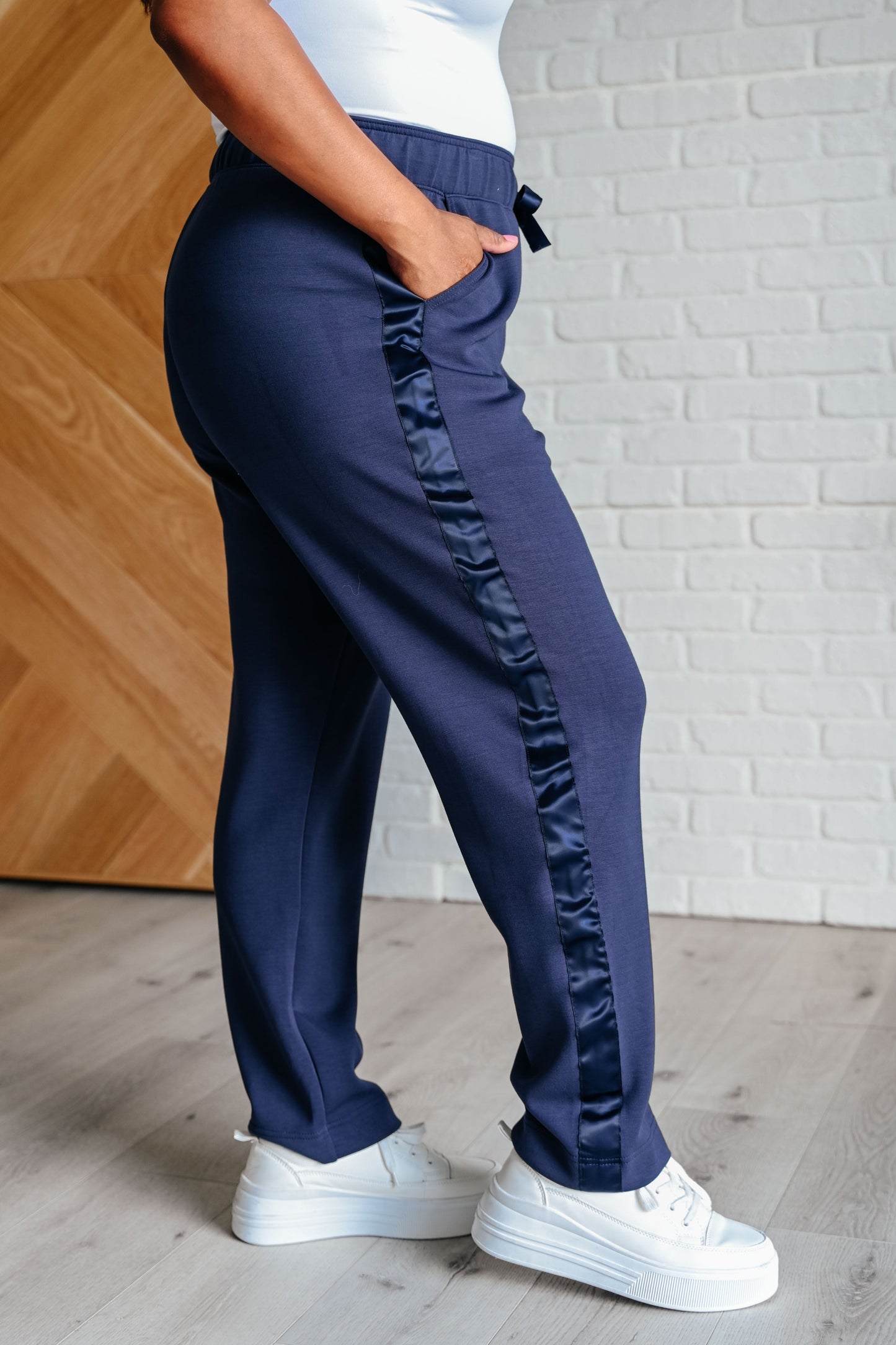 Flavia | Satin stripe lounge pants in smoky navy