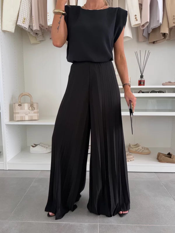 Daisy | Chic Women’s Set with Pleated Trousers and Top
