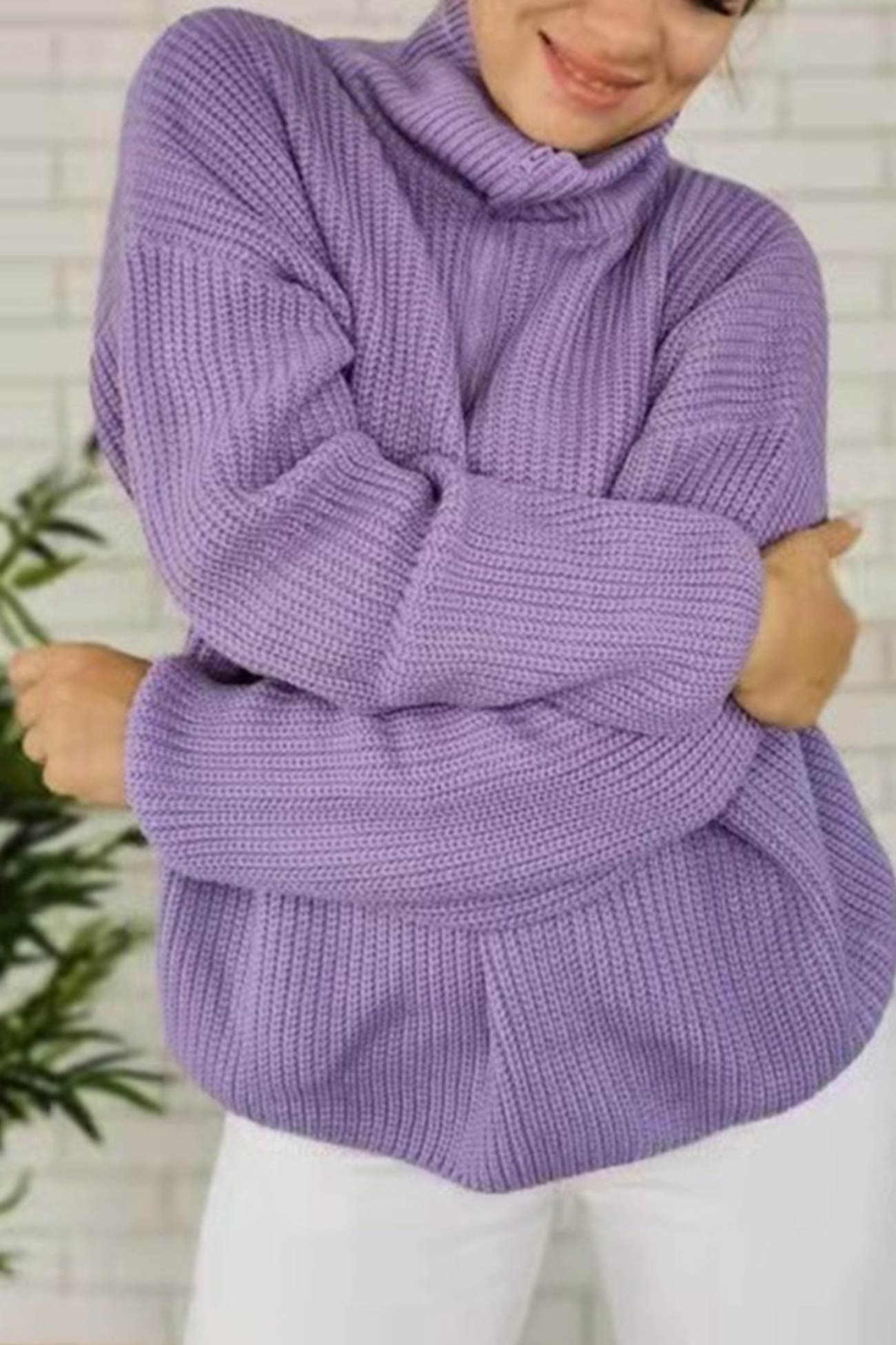 Daria | Pullover knit top with stand-up collar and zip