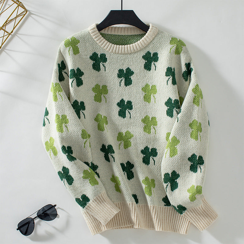 Elisa | Knitted sweater with a lucky clover pattern