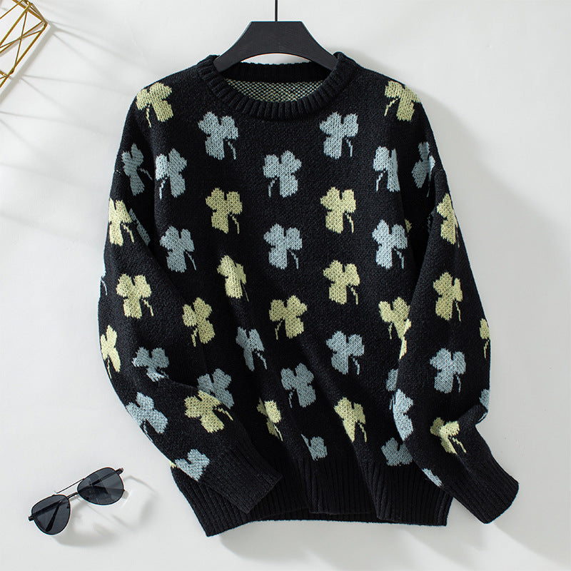 Elisa | Knitted sweater with a lucky clover pattern