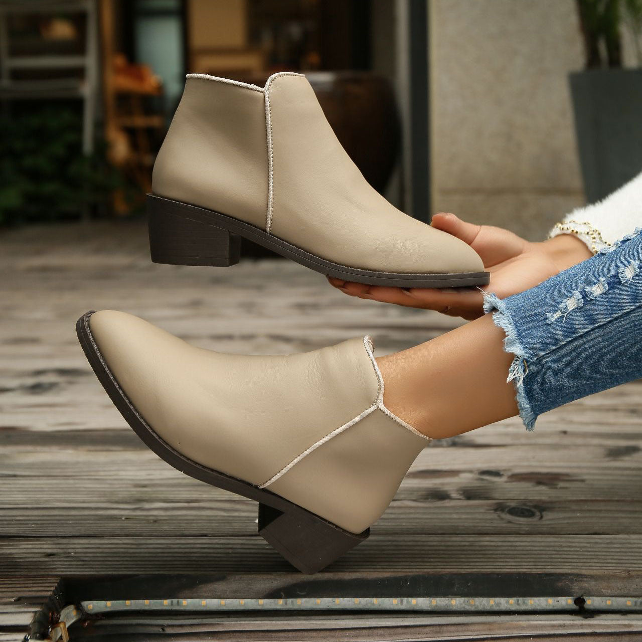 Marina | Fashionable supportive orthopedic footwear.