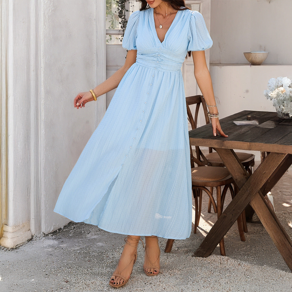 Jade® | Elegant Maxi Dress With Puff Sleeves And A V-Neckline