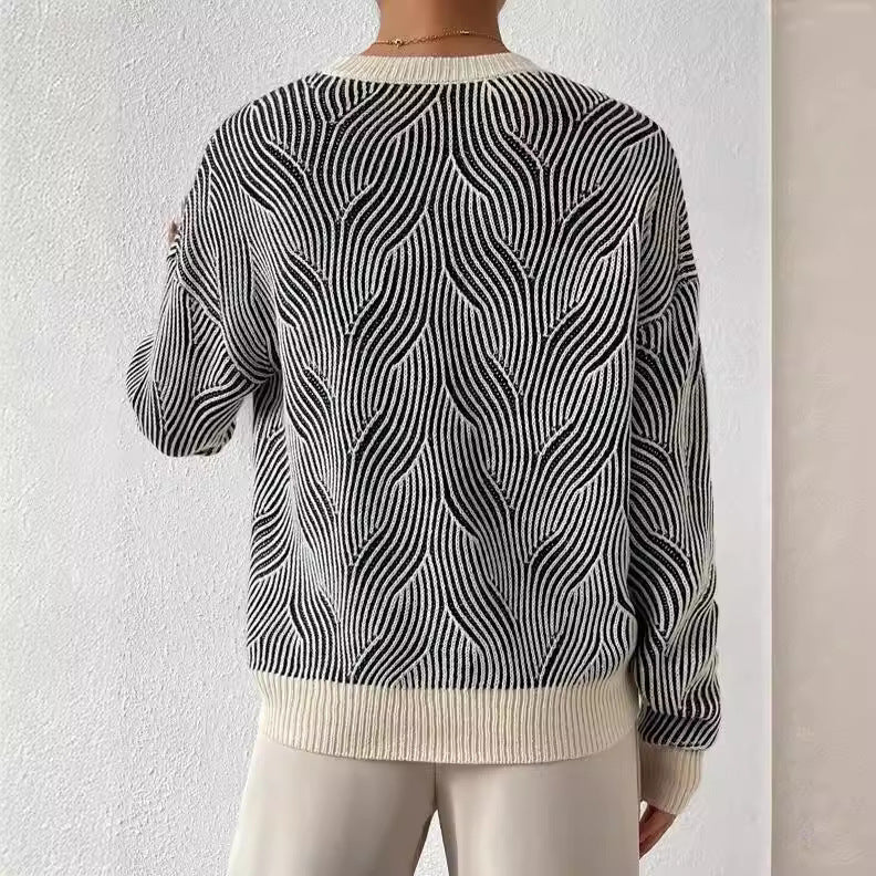 Karen | Monochrome waves knit sweater