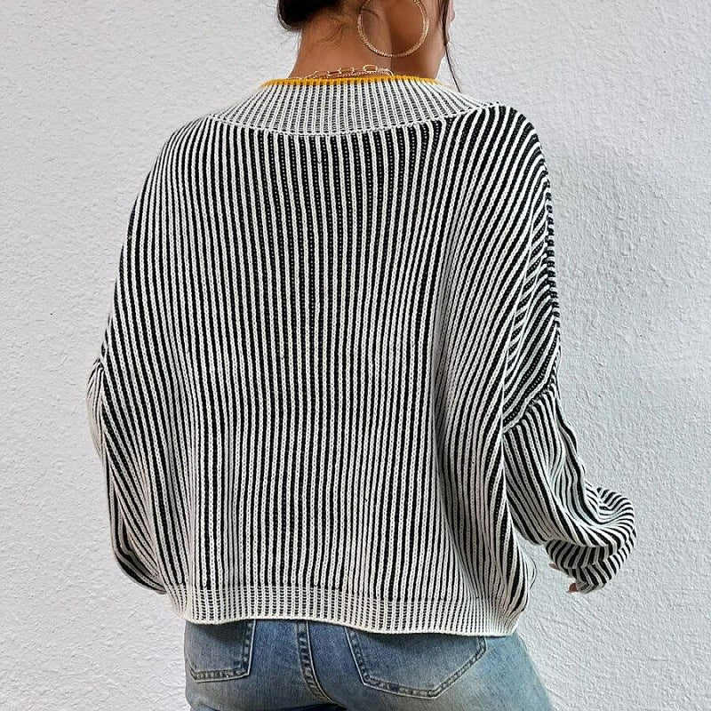 Rocio | Elegant V-neck sweater with a striped pattern