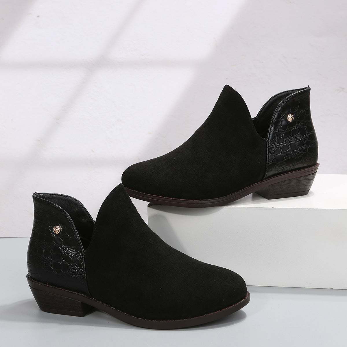 Catalina | Custom-made, supportive orthopedic boots