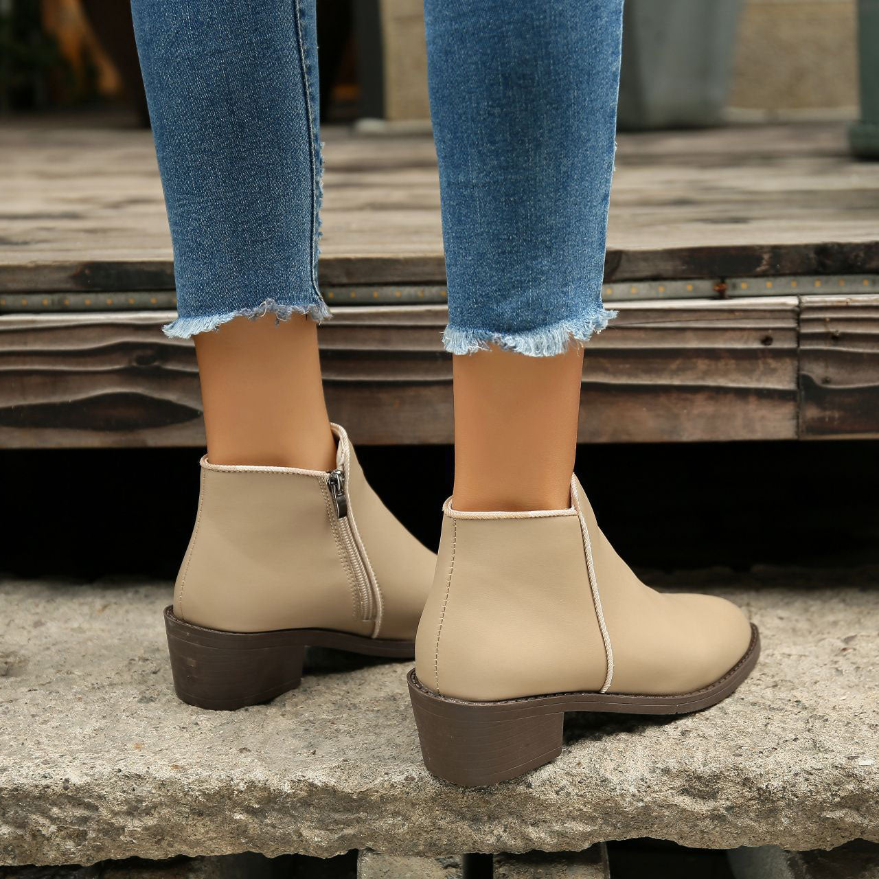 Marina | Fashionable supportive orthopedic footwear.
