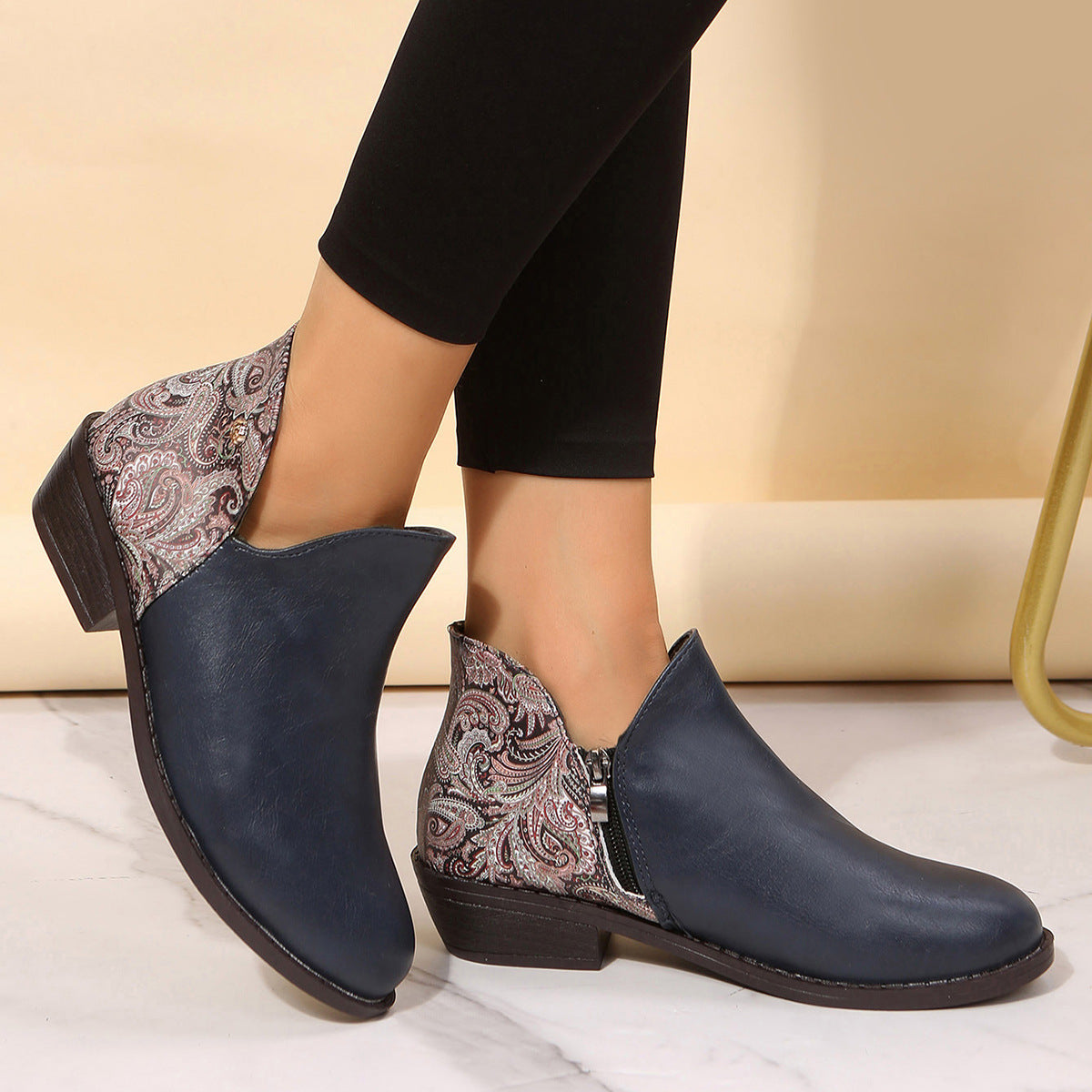 Catalina | Custom-made, supportive orthopedic boots