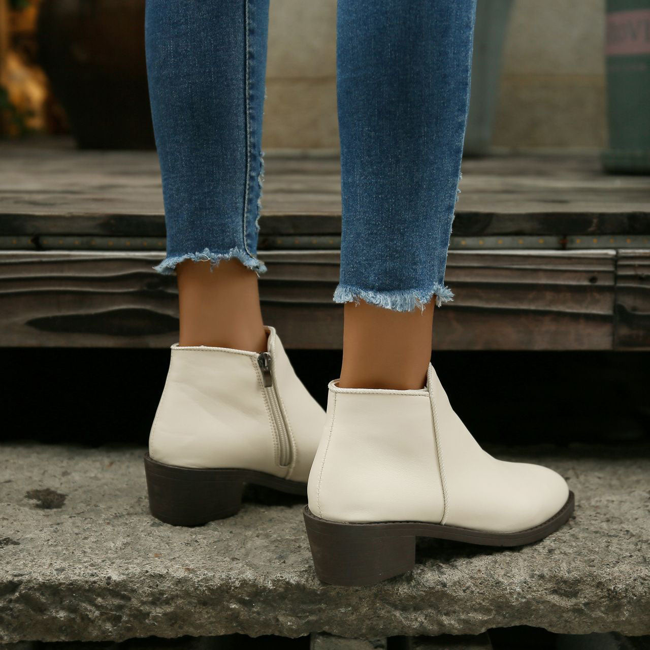 Marina | Fashionable supportive orthopedic footwear.