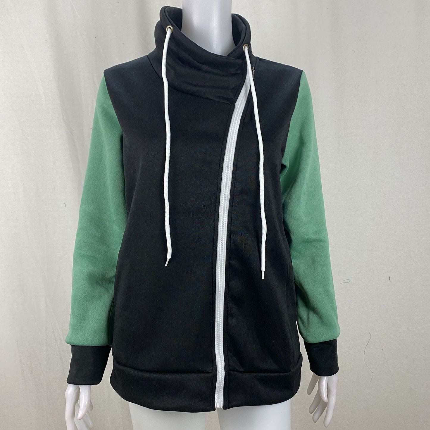 Isis | Relaxed and timeless winter garment