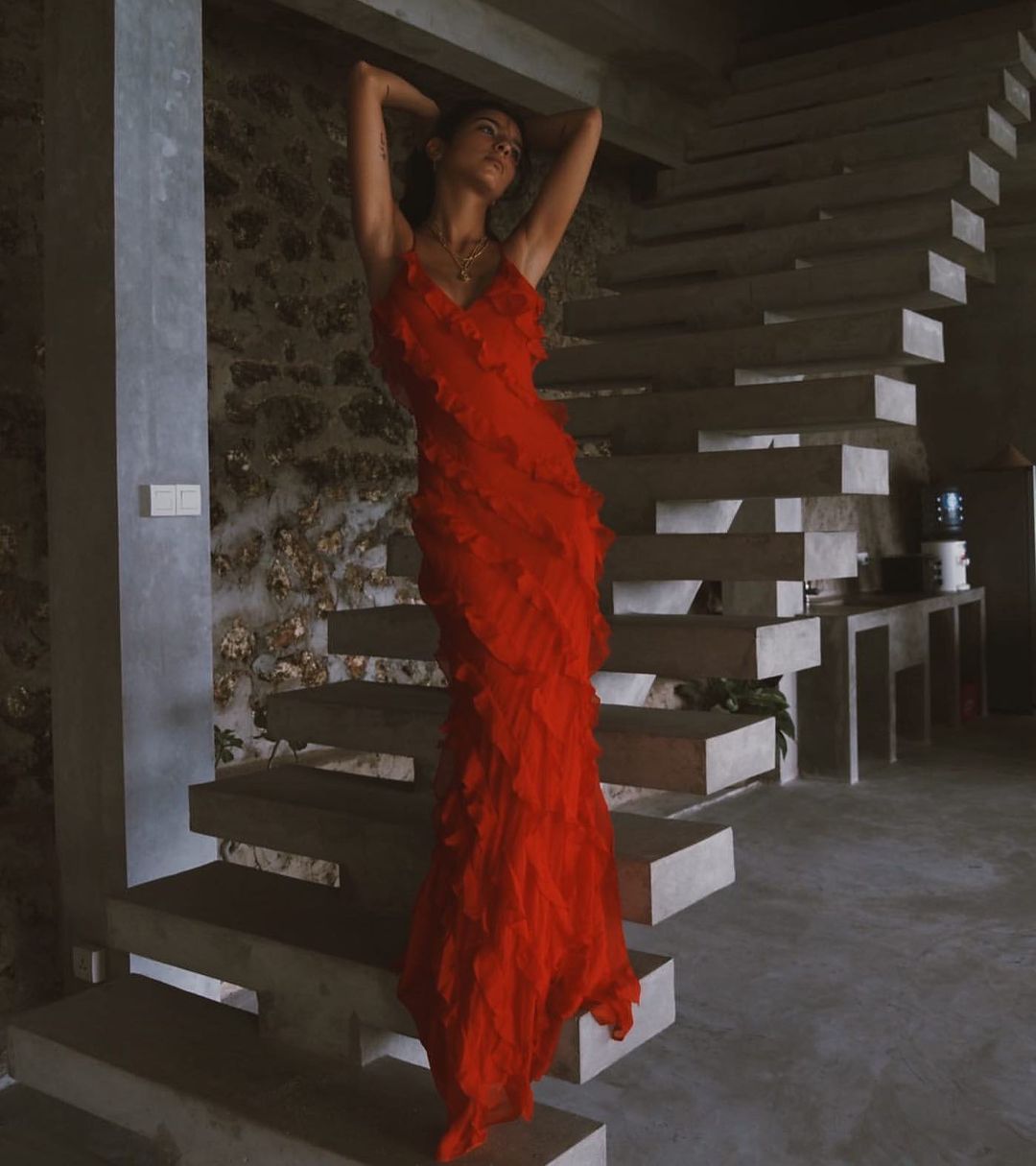 Alicia® | Elegant Dress With Ruffles