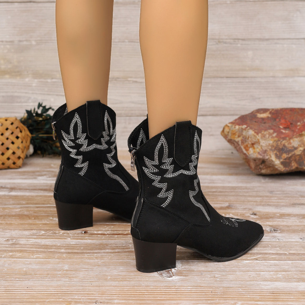 Xandra | Stylish and supportive orthopedic boots