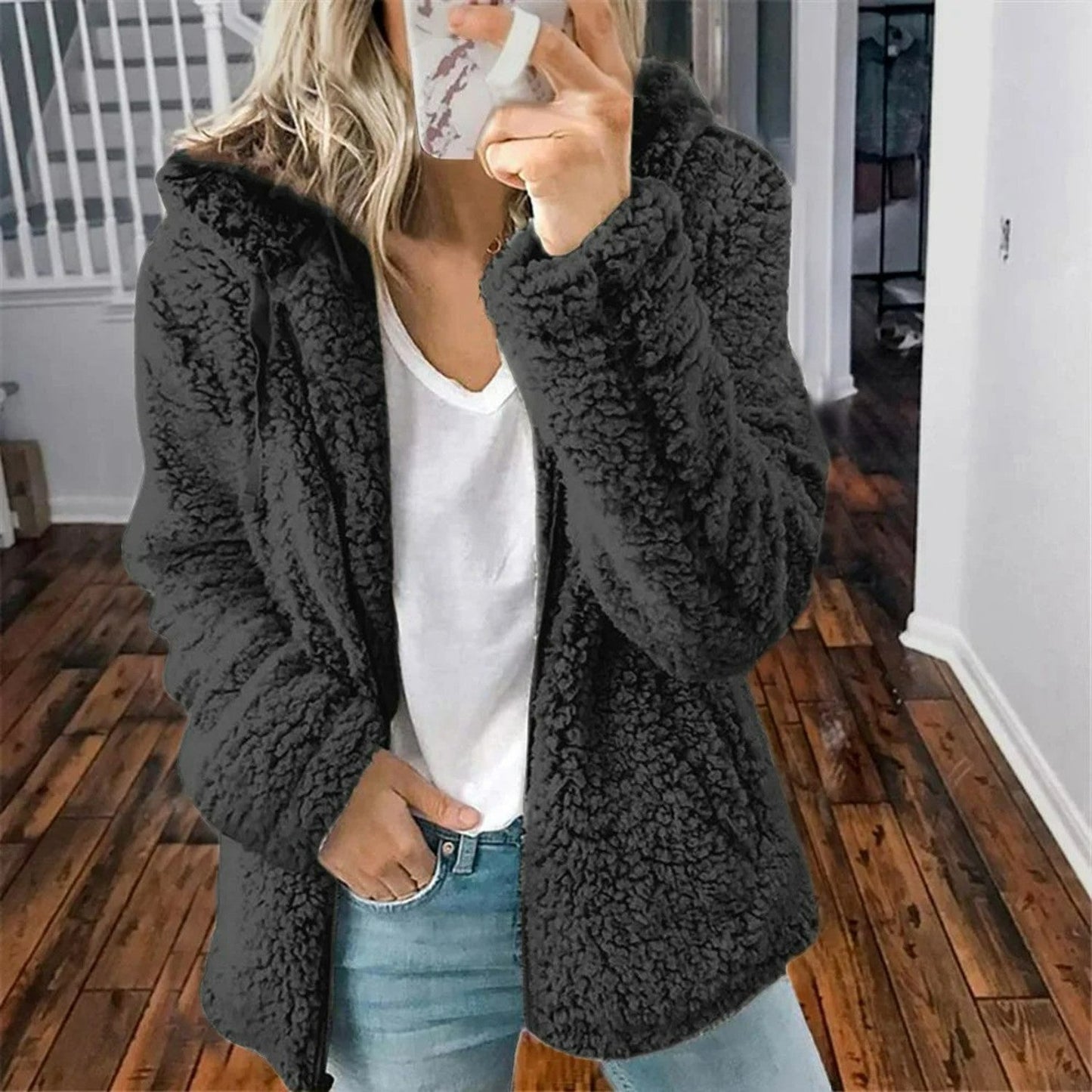 Luisa | Modern and versatile winter garment