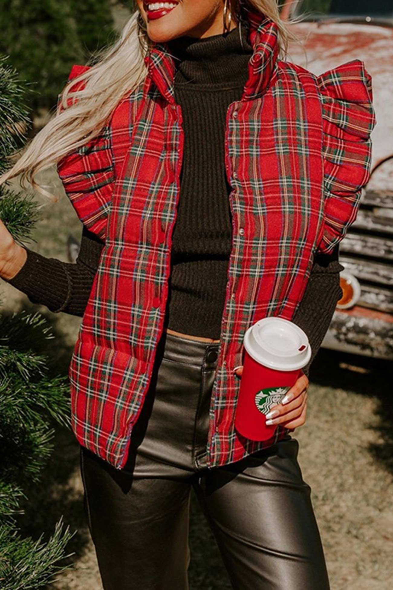 Sybille | Checked vest with stand-up collar and ruffles