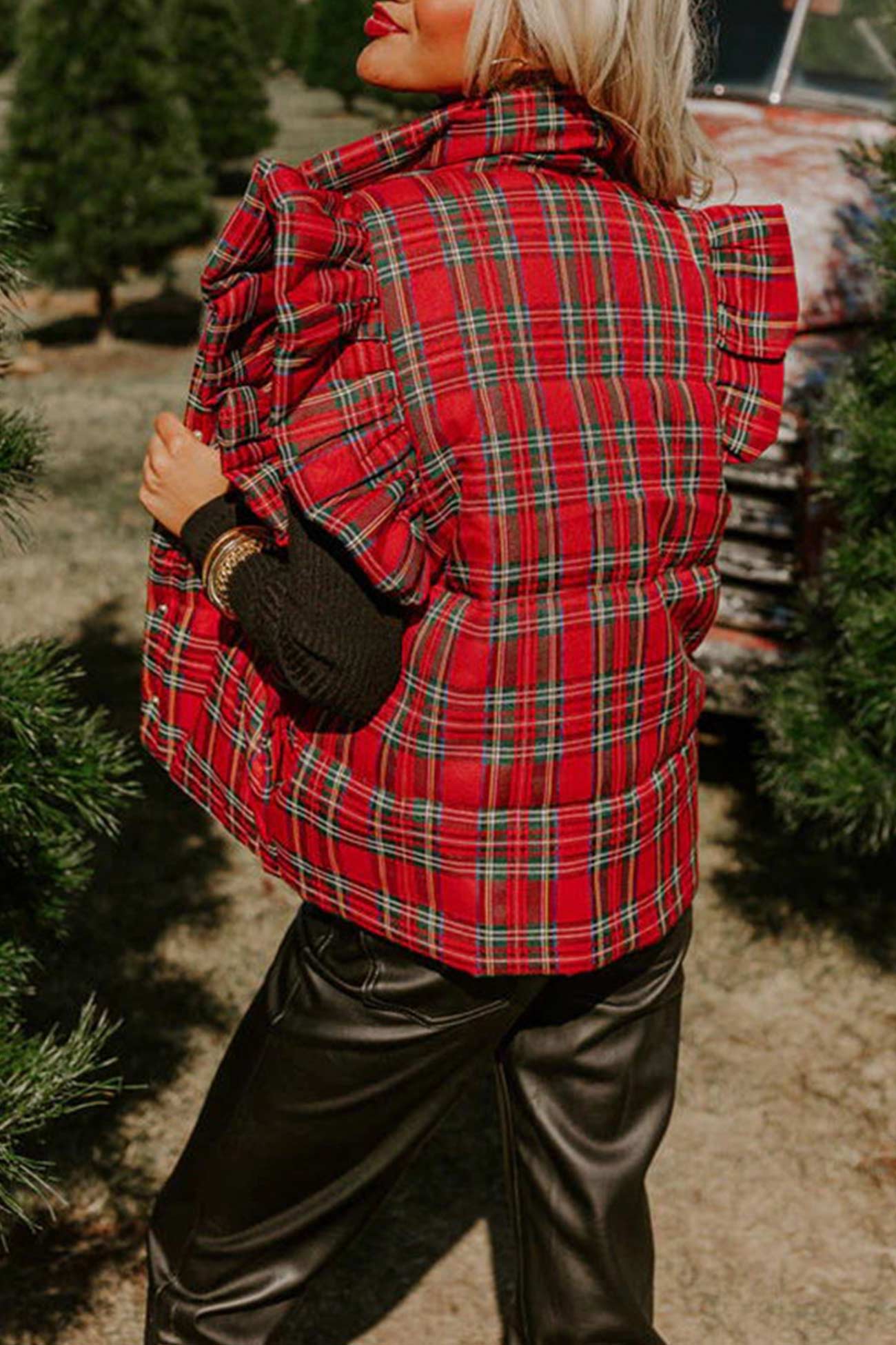 Sybille | Checked vest with stand-up collar and ruffles