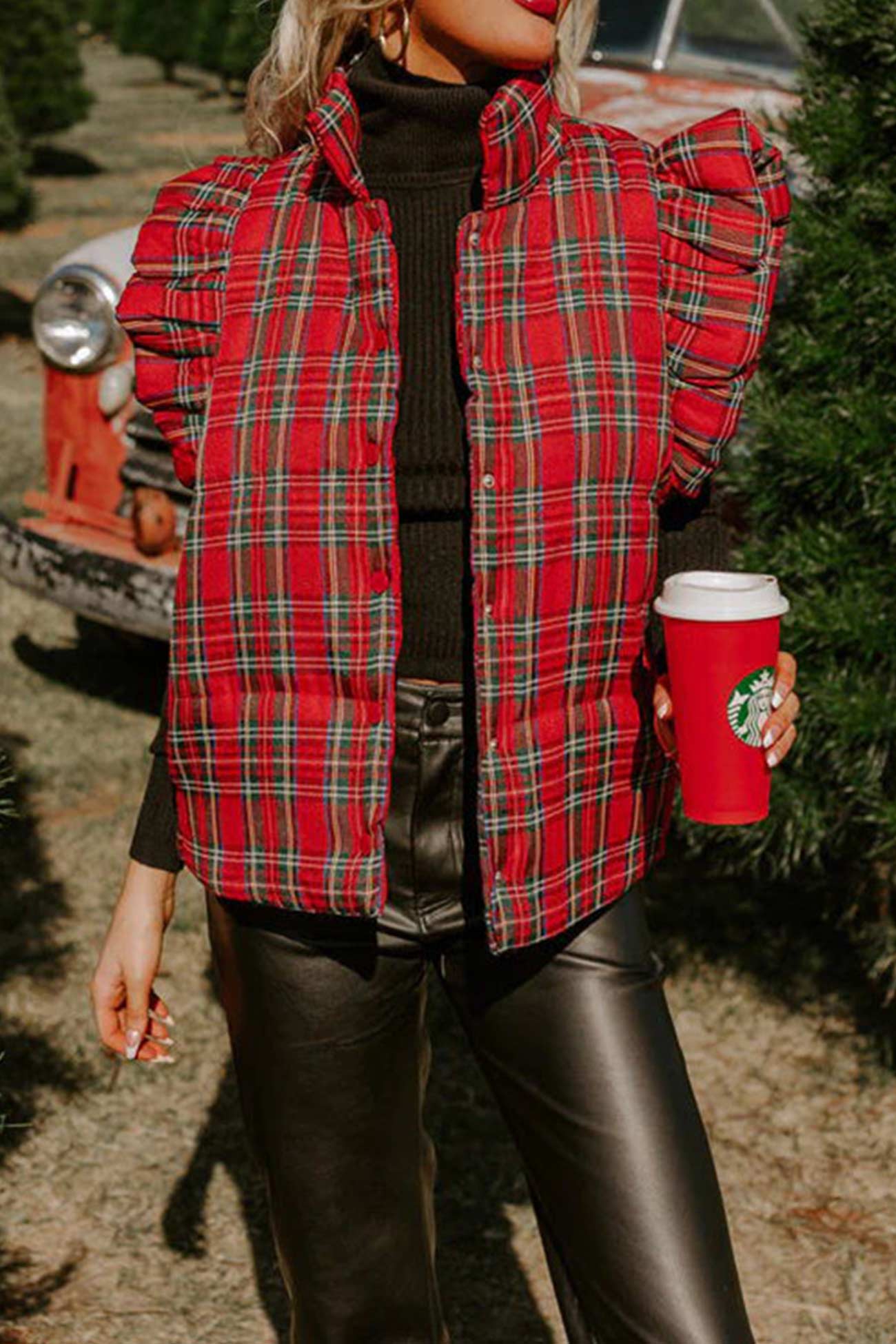 Sybille | Checked vest with stand-up collar and ruffles