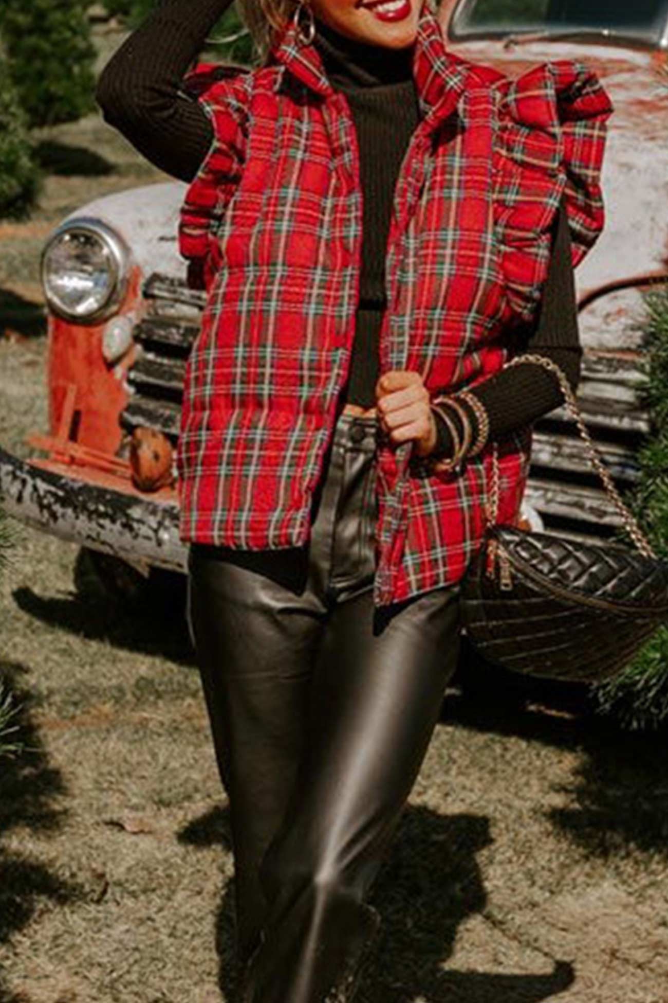 Sybille | Checked vest with stand-up collar and ruffles