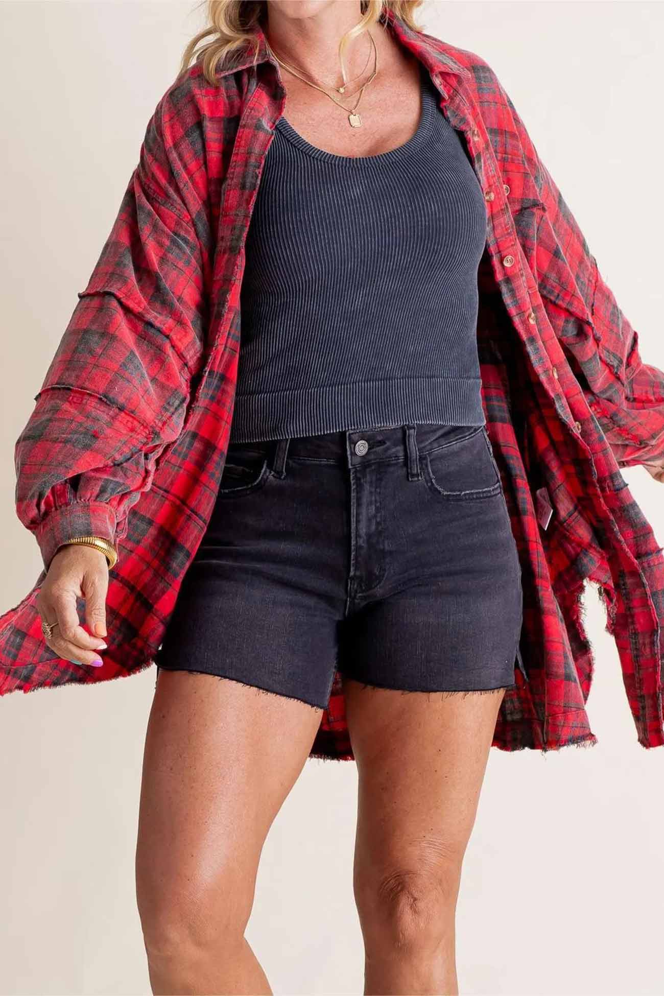 Vanja | Checked blouse with button placket, fringes and slit hem