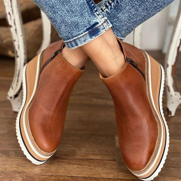 Jenni | Relaxed and supportive orthopedic wedge.