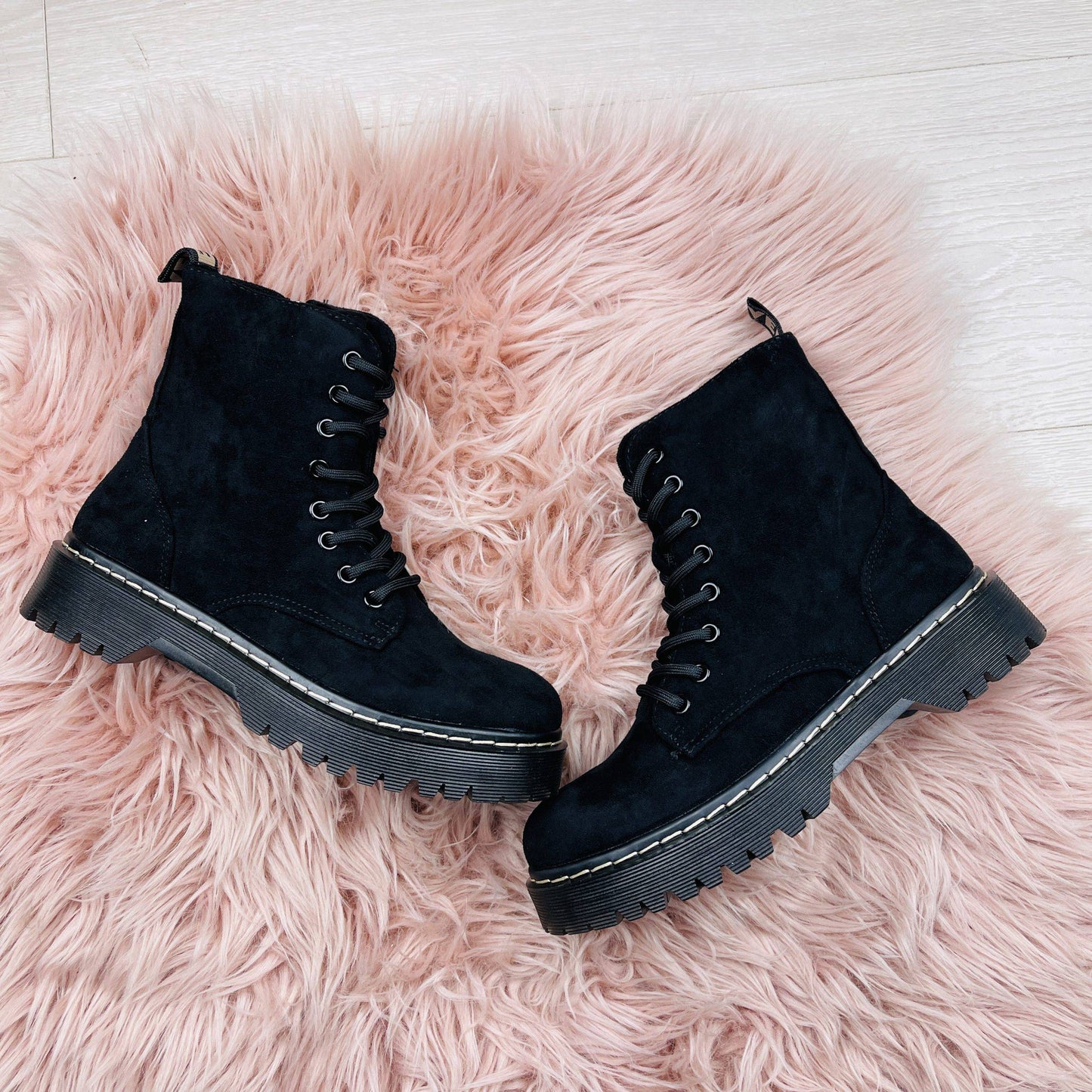 Valeria | Black suede boots