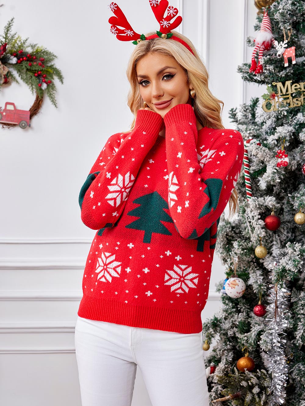 Dorotea | Red Christmas tree jacquard sweater