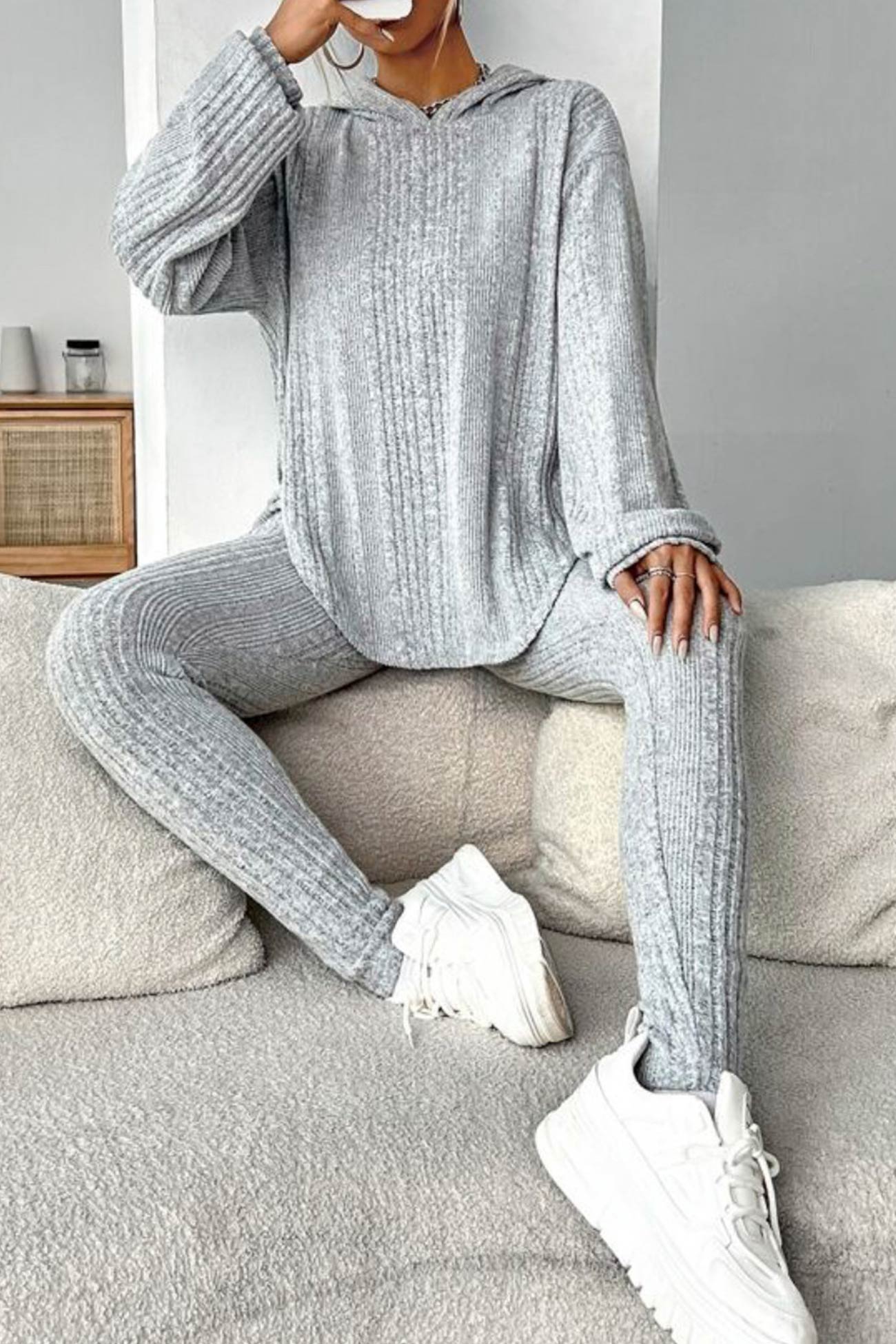 Olga | Hoodie leggings set with a ribbed vent and curved hem