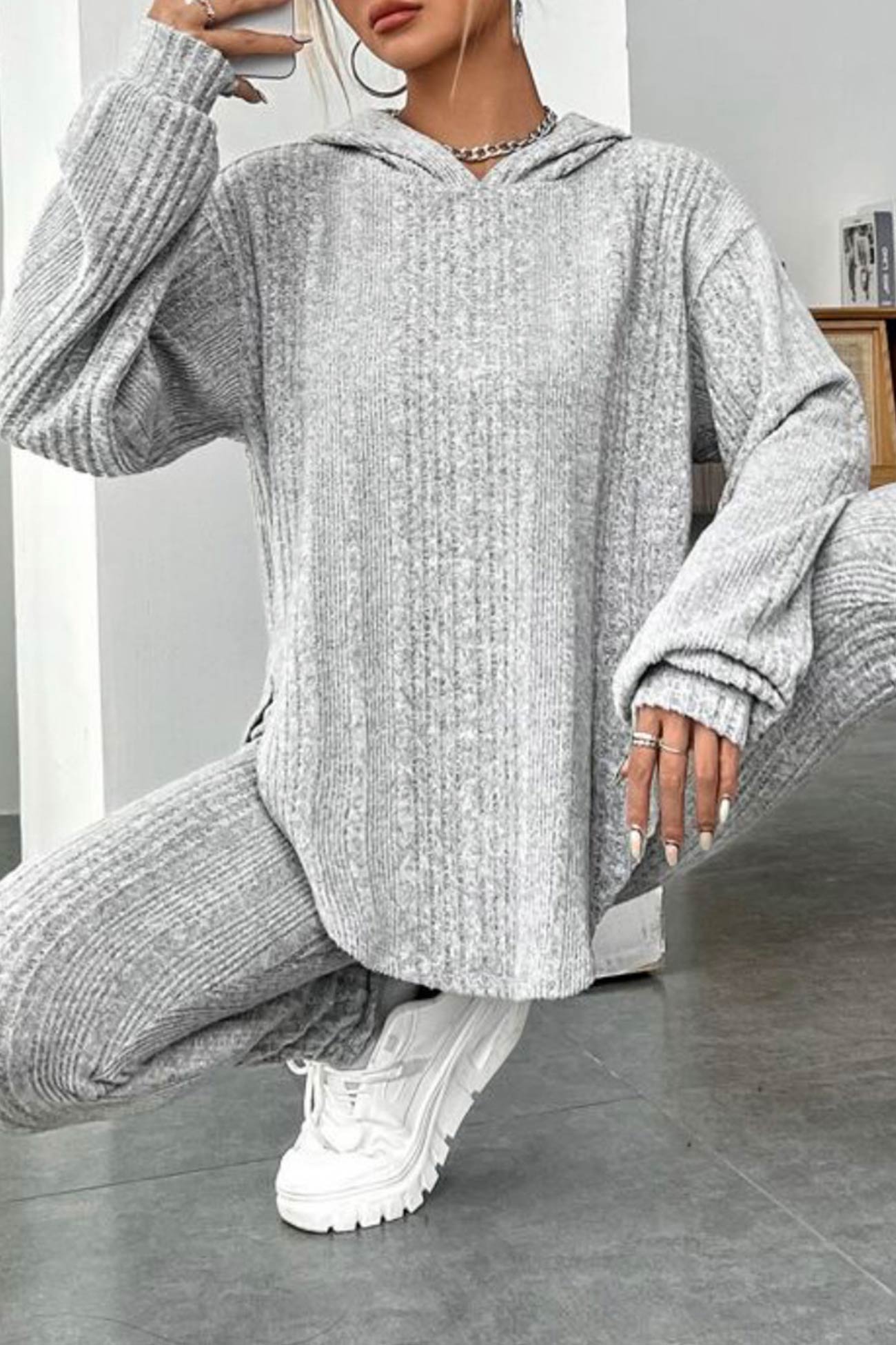 Olga | Hoodie leggings set with a ribbed vent and curved hem
