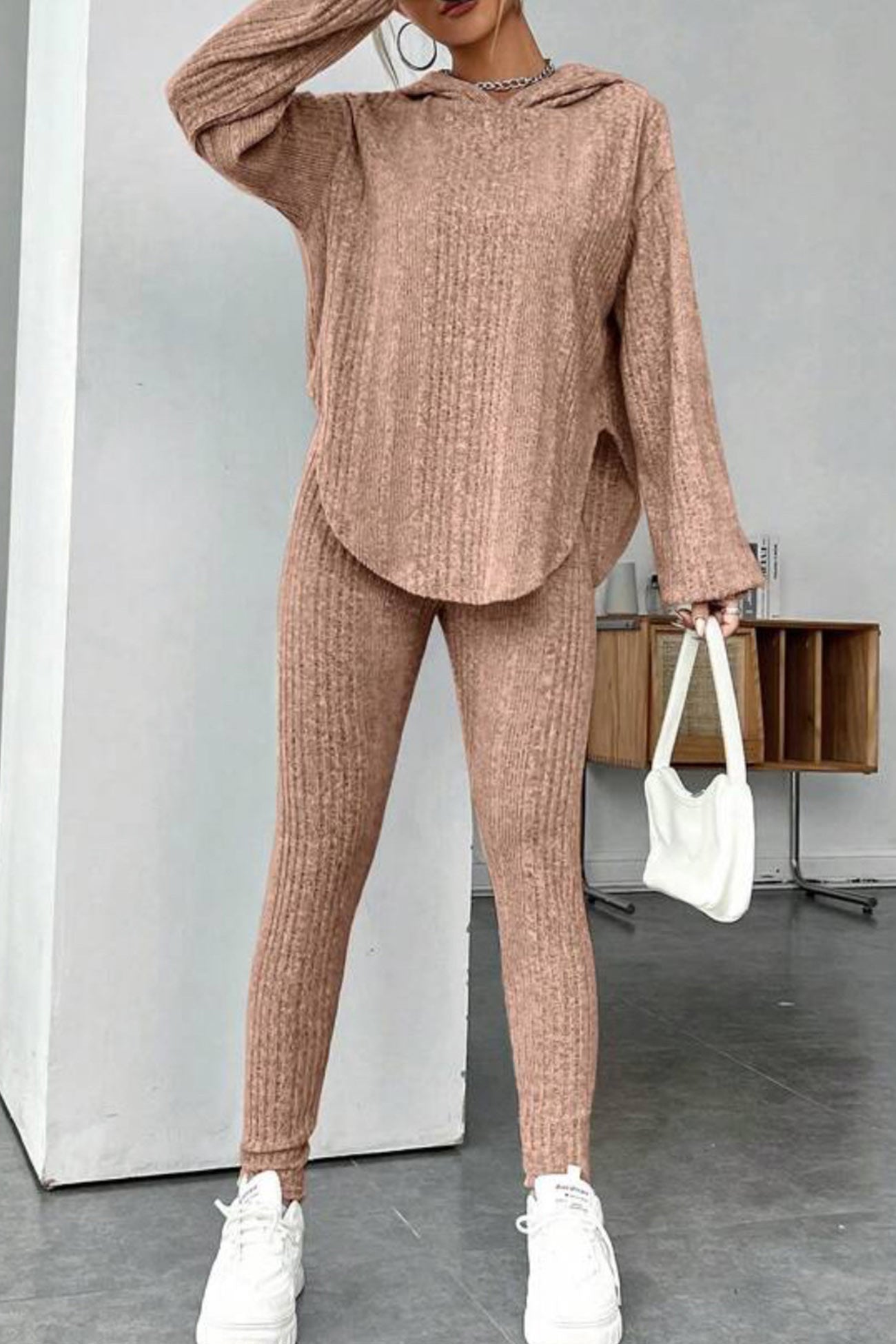 Olga | Hoodie leggings set with a ribbed vent and curved hem
