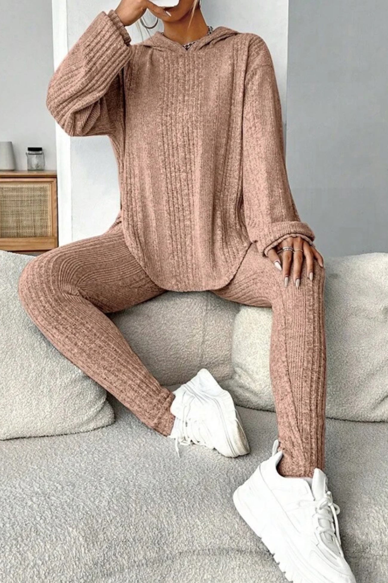Olga | Hoodie leggings set with a ribbed vent and curved hem