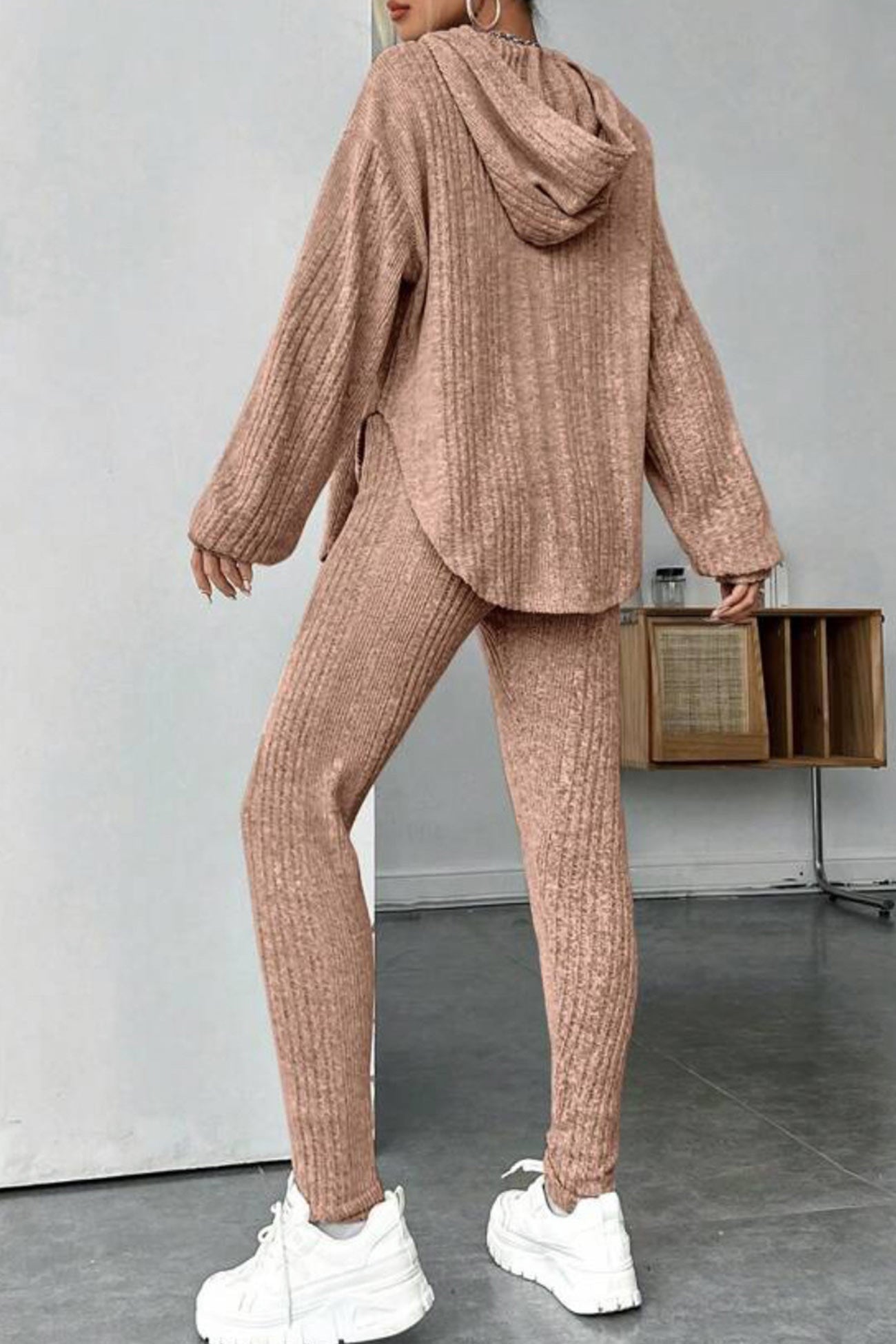 Olga | Hoodie leggings set with a ribbed vent and curved hem