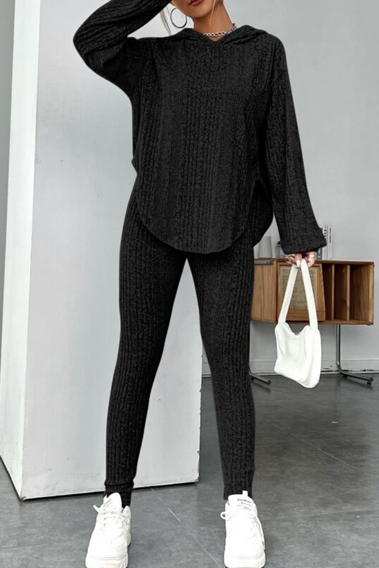 Olga | Hoodie leggings set with a ribbed vent and curved hem