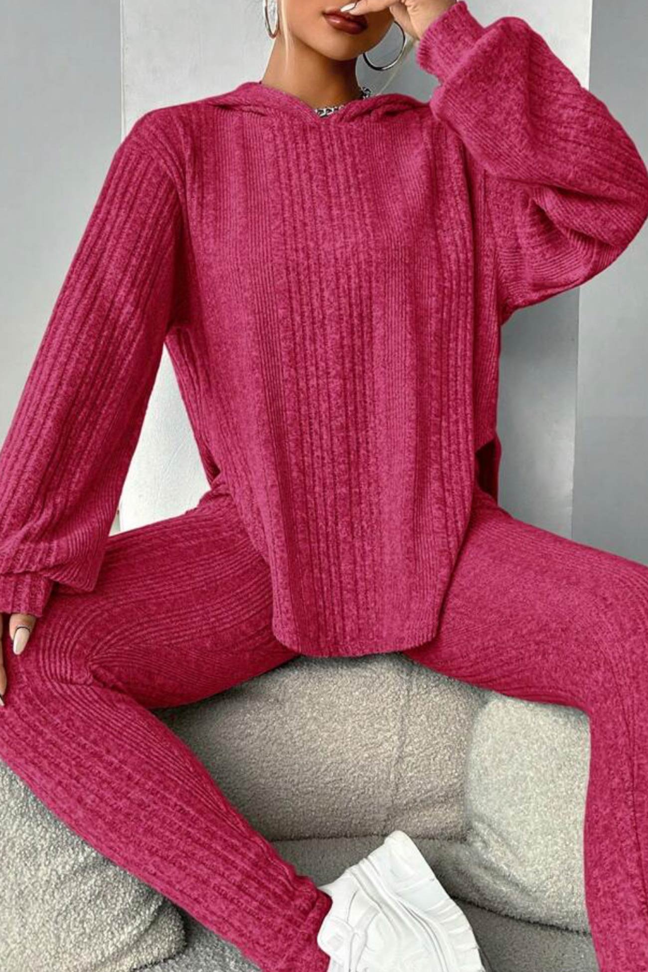 Olga | Hoodie leggings set with a ribbed vent and curved hem