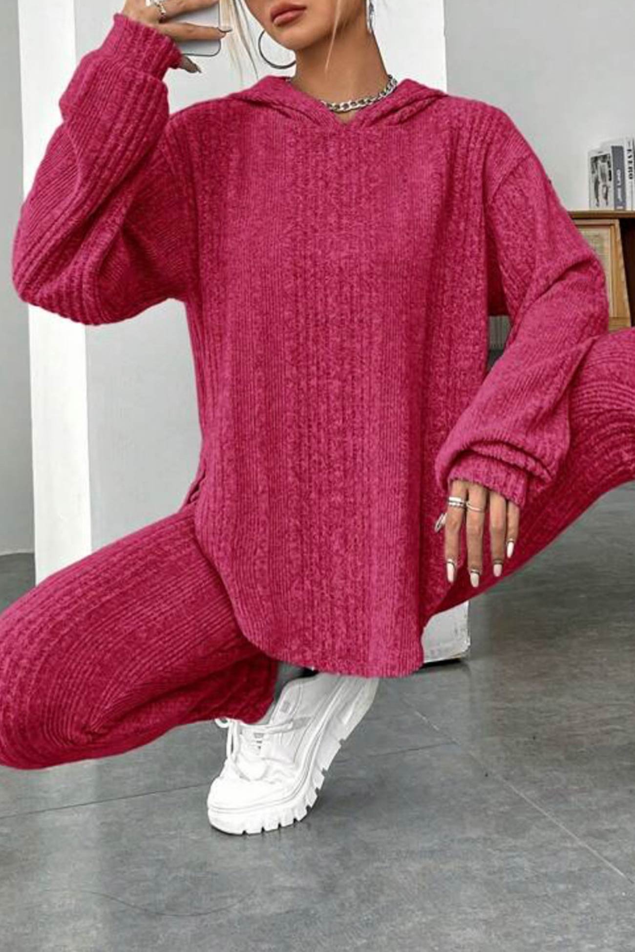 Olga | Hoodie leggings set with a ribbed vent and curved hem