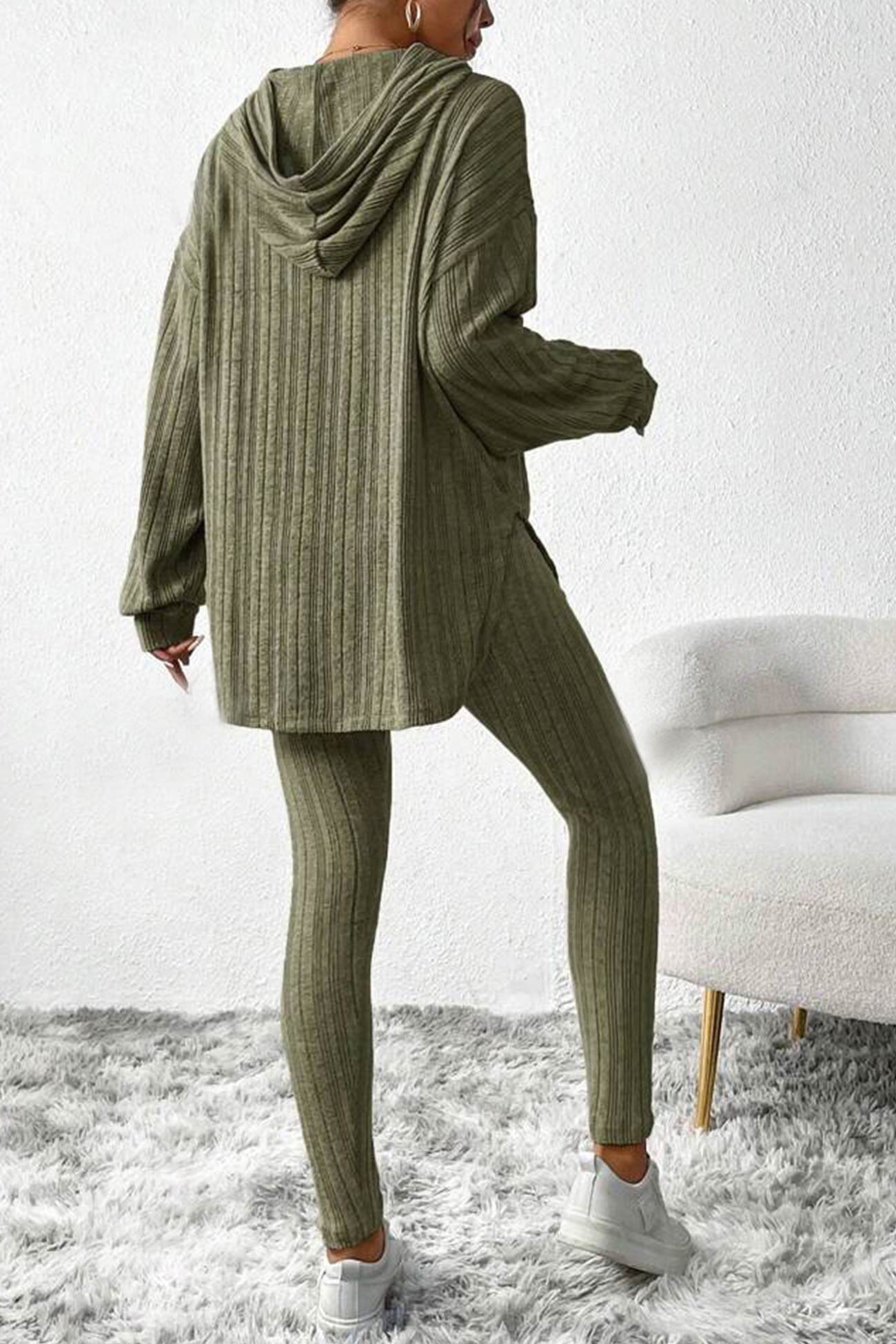 Delia | Mid-length hooded leggings set with ribbed slits