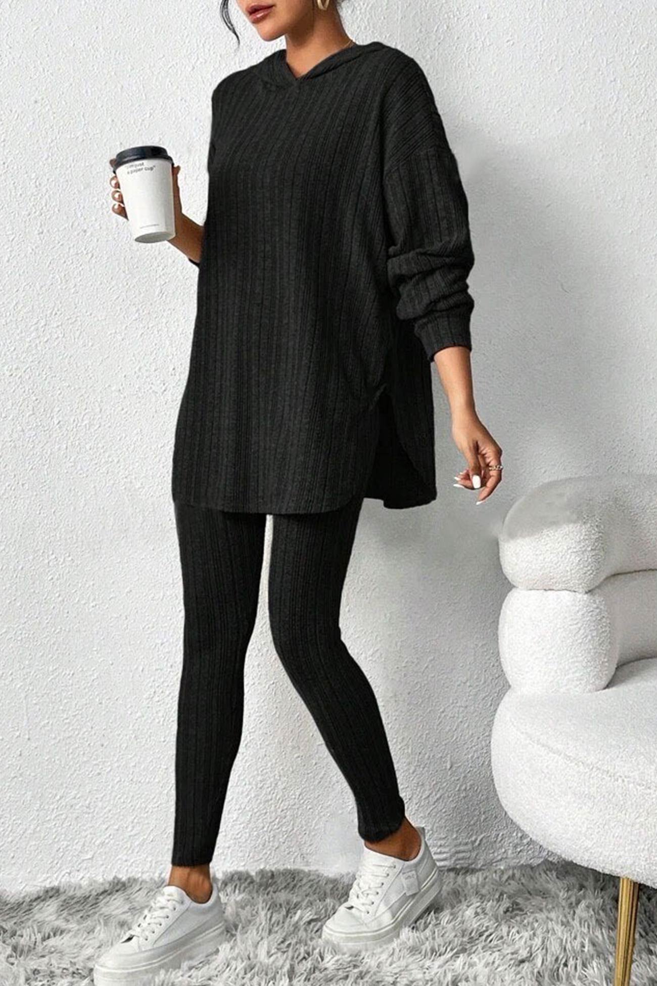 Delia | Mid-length hooded leggings set with ribbed slits