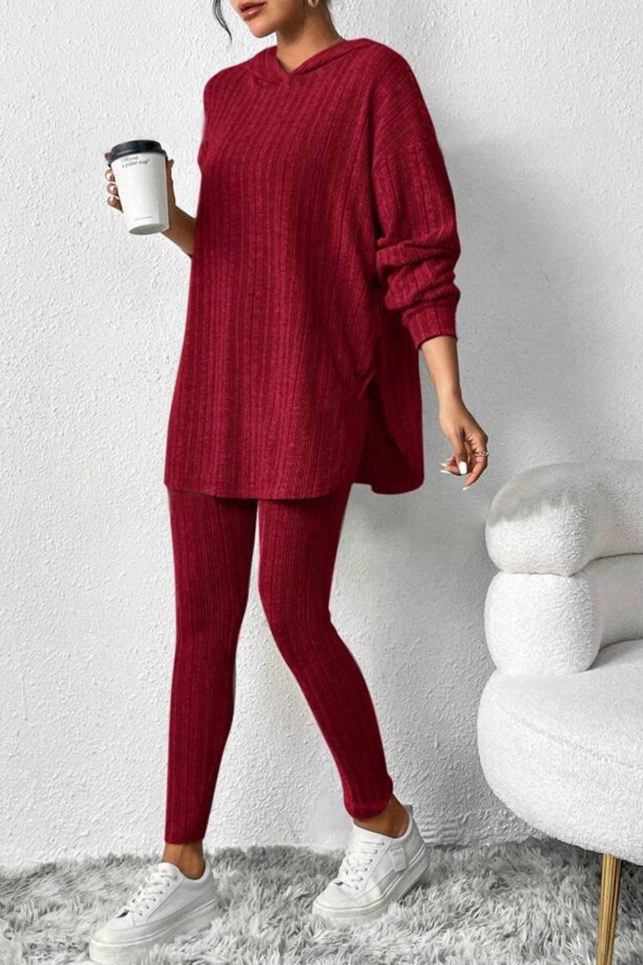 Delia | Mid-length hooded leggings set with ribbed slits