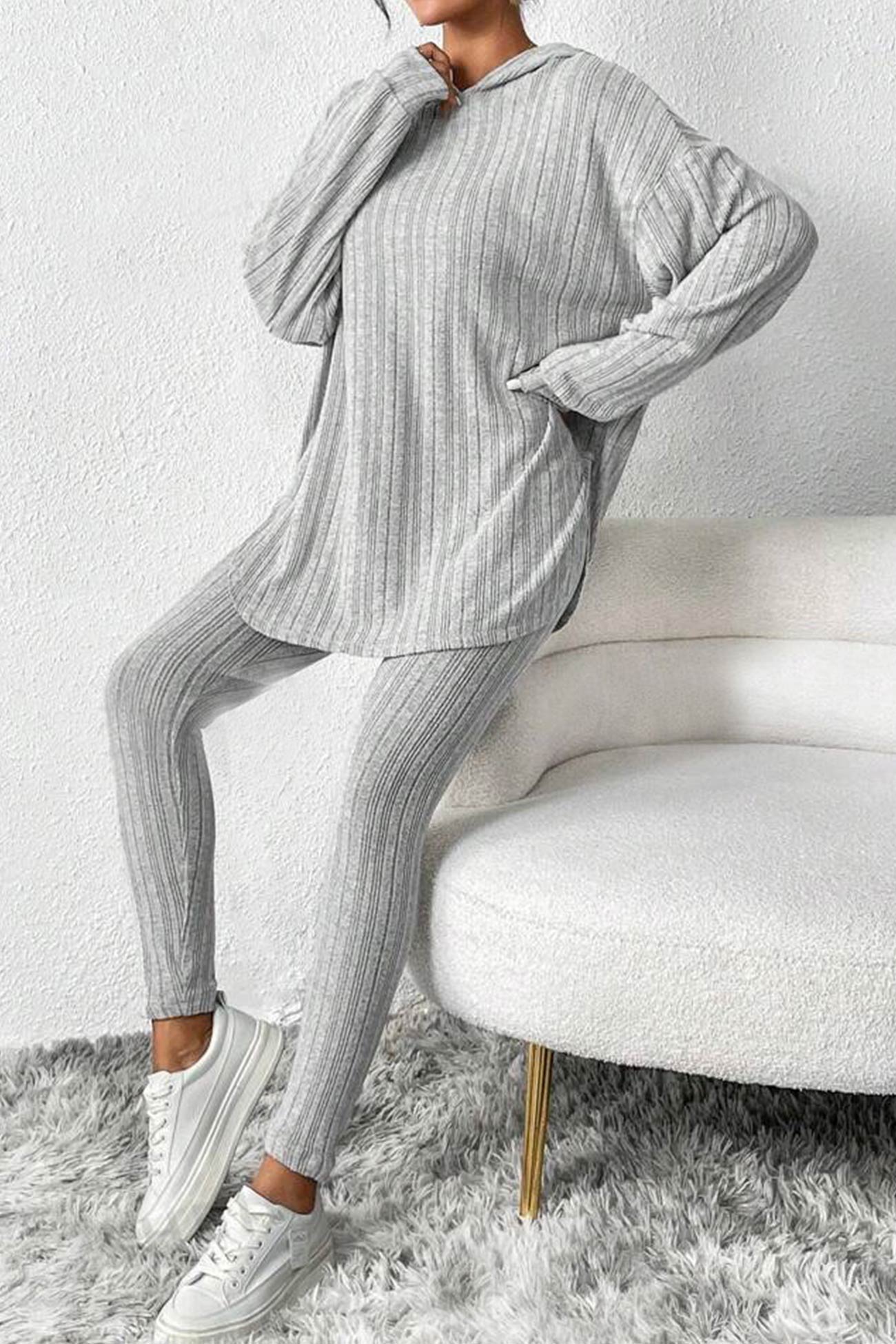 Delia | Mid-length hooded leggings set with ribbed slits
