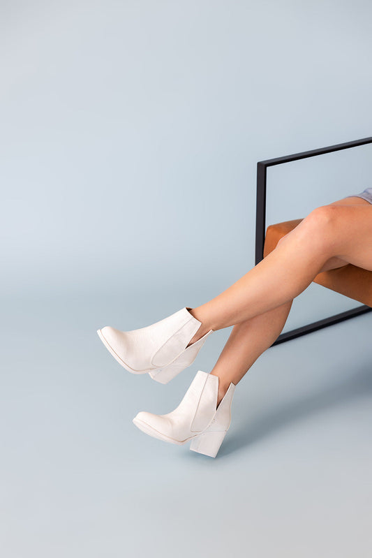 Marion | Ankle boots in white crocodile leather