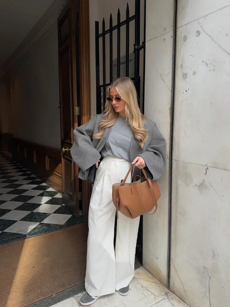 Greta | Fashionable gray short jacket with V-neck and one-button design