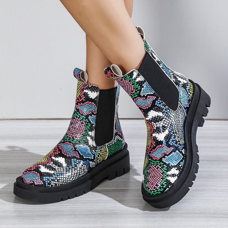 Nuria | Modern and supportive orthopedic boots