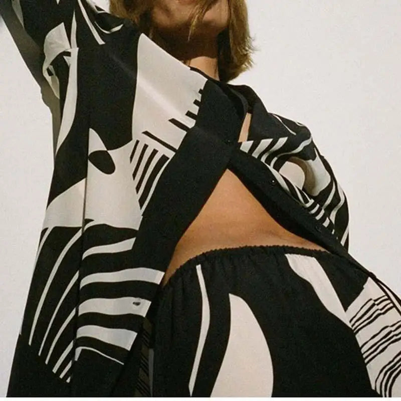 Mariana | Versatile black and white set