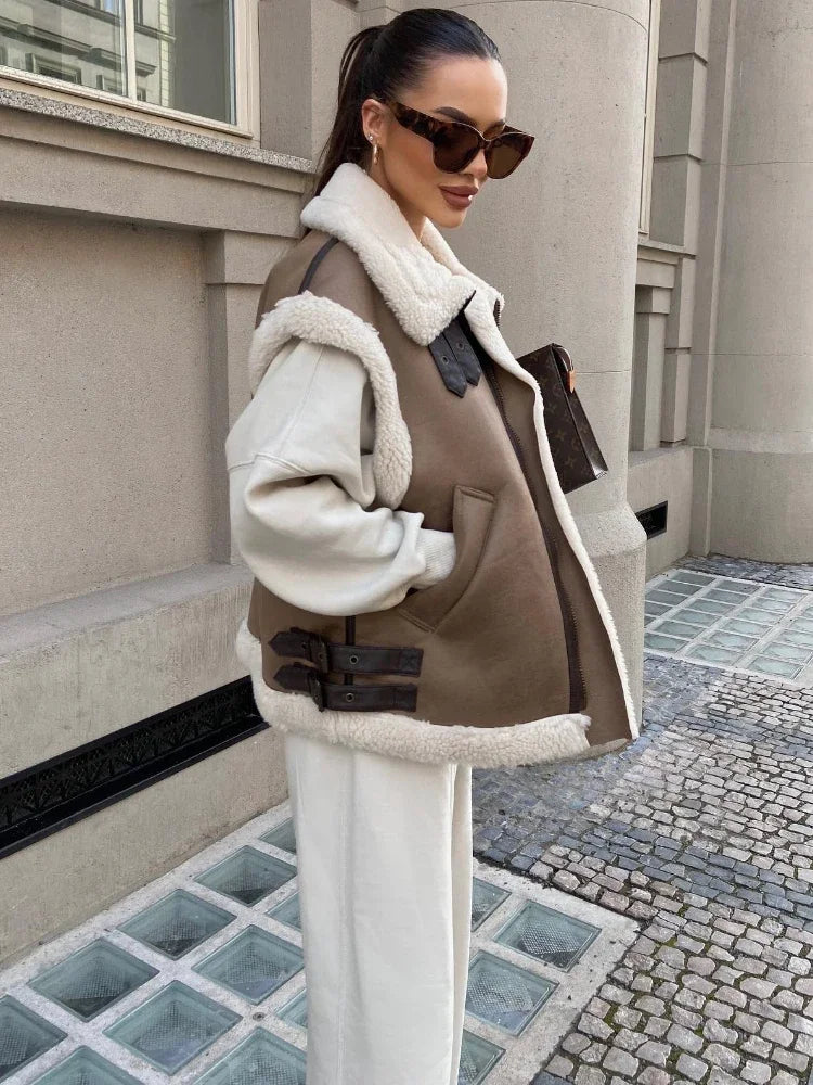Delia | Women's vest made of imitation suede with lapel collar