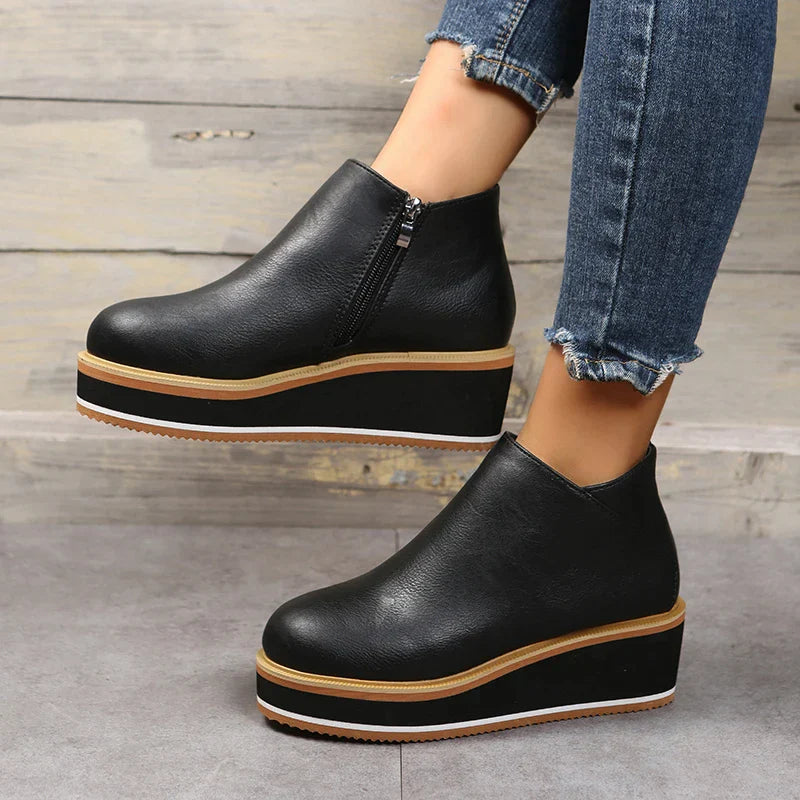 Cristina | Durable and supportive orthopedic boots