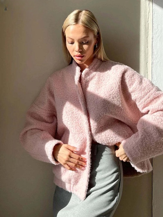 Maria Eugenia | Elegant urban style coat with a high collar