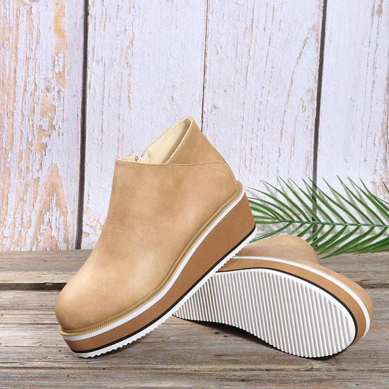 Hana | Casual and supportive orthopedic boots.
