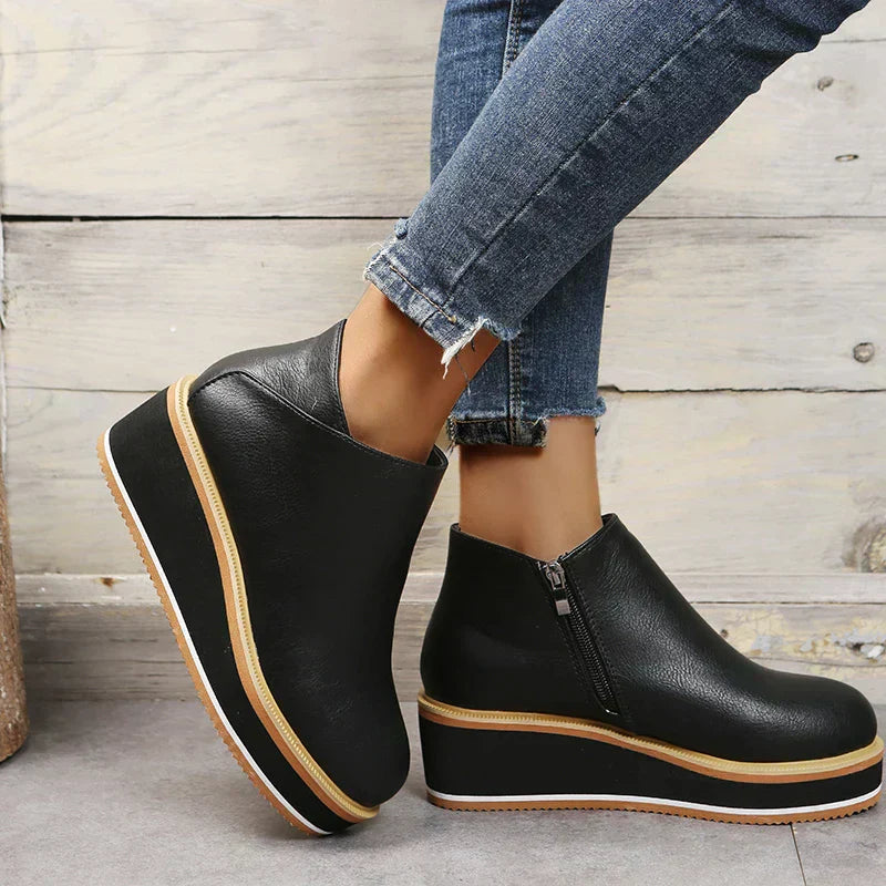 Cristina | Durable and supportive orthopedic boots