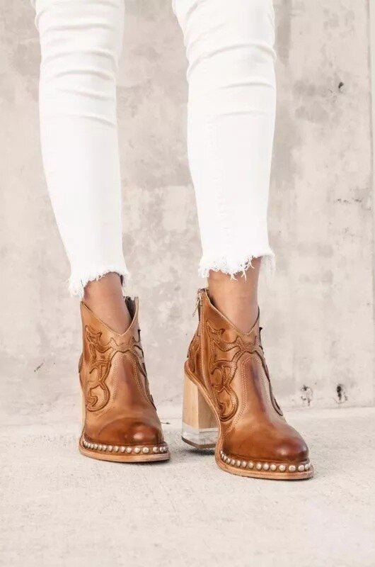 Olga | Durable orthopedic boots