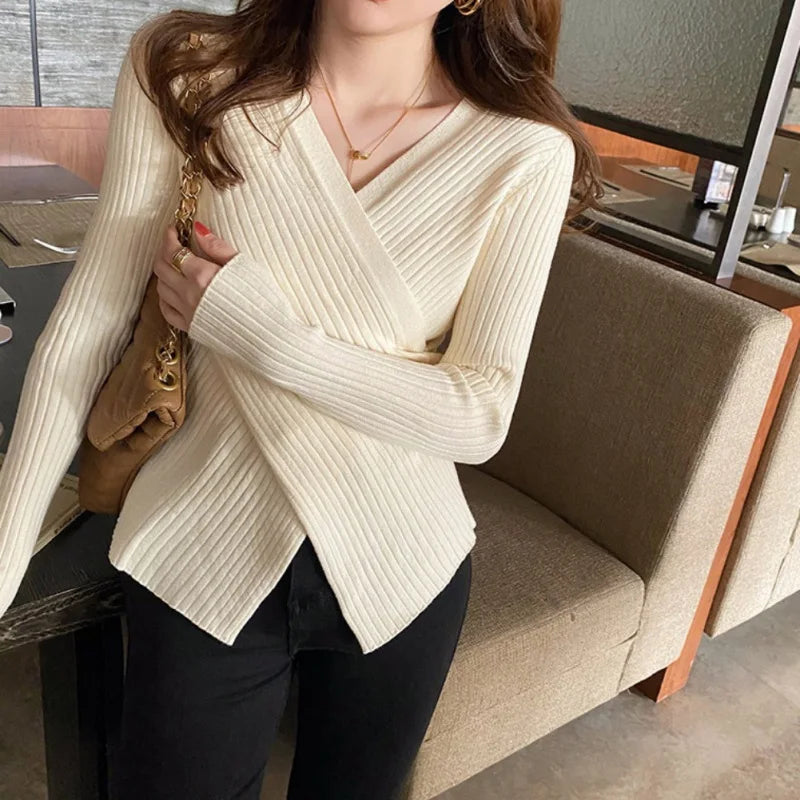Cristiana | Women's knitted sweater with long sleeves and V-neck